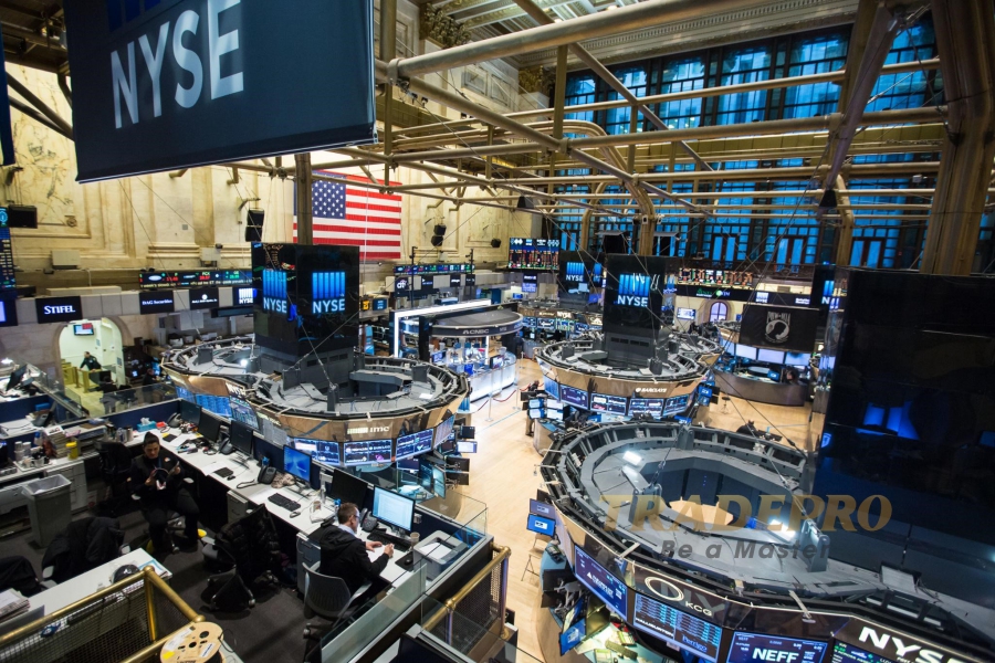 S&P 500, Nasdaq đạt mức cao mới nhờ sự thúc đẩy từ các cổ phiếu công nghệ