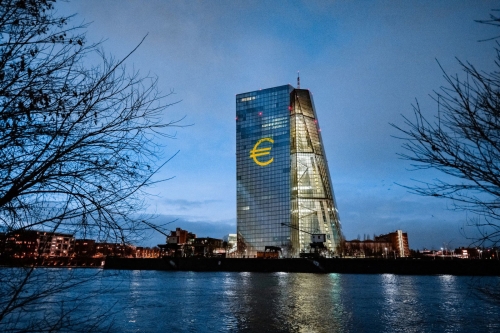 EUR/USD Bùng Nổ 1,75% Trước Quyết Định Lãi Suất ECB: Điều Gì Đang Xảy Ra?