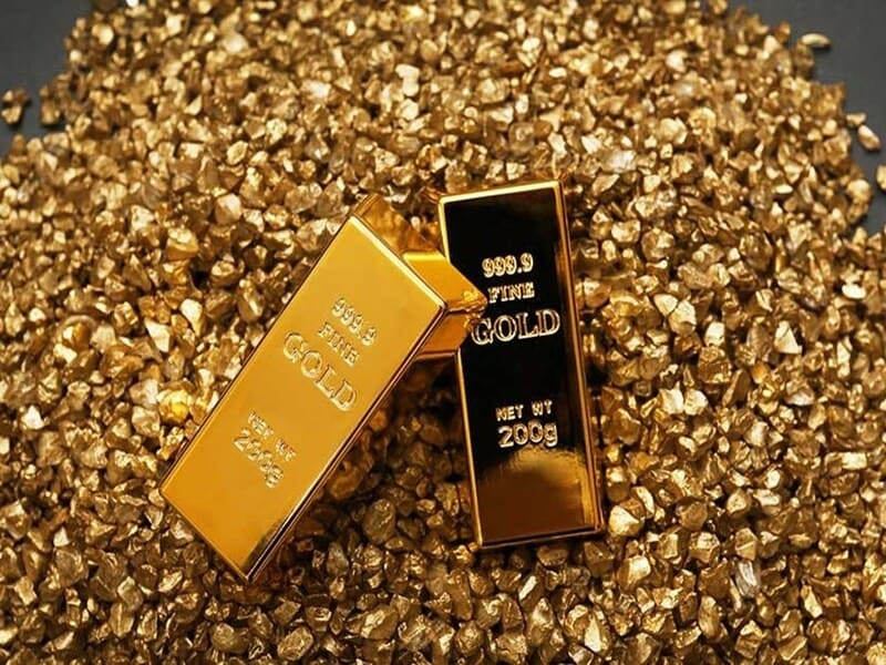 Giá Vàng Lập Kỷ Lục Mới: Tăng Vọt Do Căng Thẳng Thương Mại và Quyết Định Chính Sách Của Fed